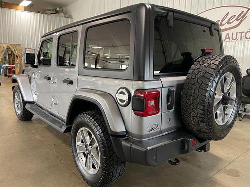 Billet Silver Metallic Clear Coat 2018 Jeep Wrangler Unlimited Sahara