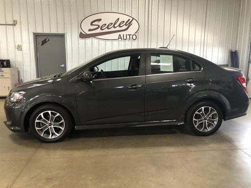 2020 Chevrolet Sonic FWD Sedan LT