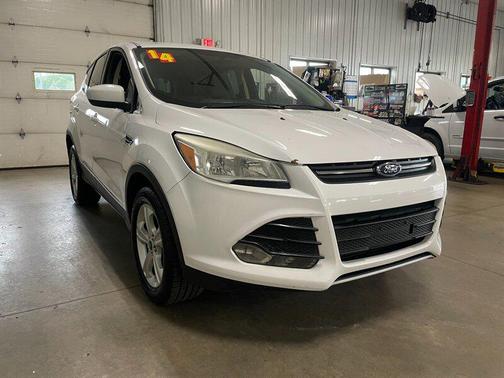 Oxford White 2014 Ford Escape SE