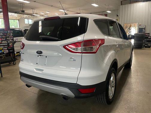 Oxford White 2014 Ford Escape SE