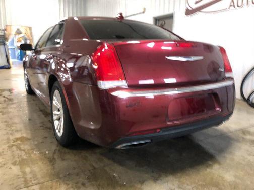 2017 Chrysler 300 Limited