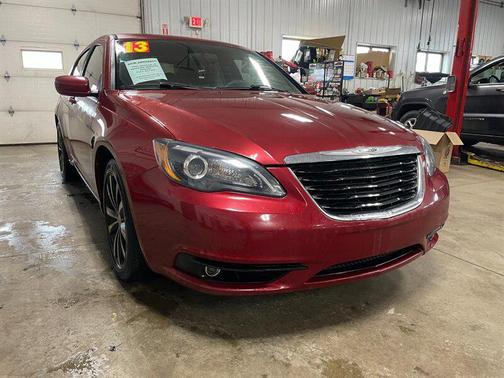 2013 Chrysler 200 Touring