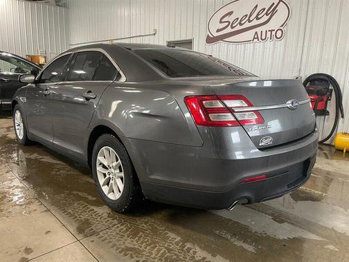 2015 Ford Taurus SE