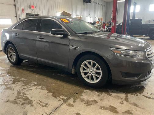 2015 Ford Taurus SE