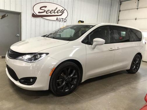 2020 Chrysler Pacifica Touring