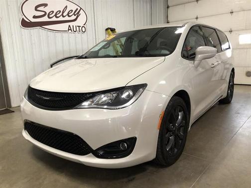2020 Chrysler Pacifica Touring