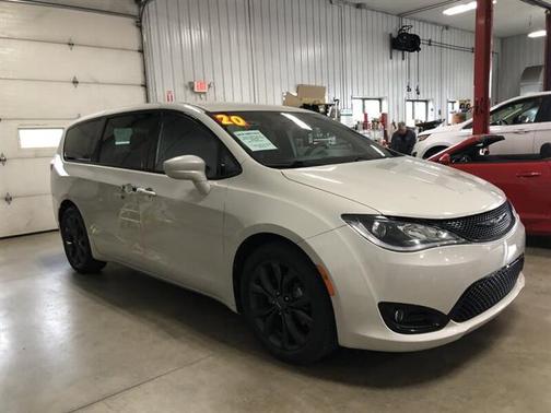2020 Chrysler Pacifica Touring
