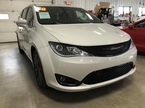 2020 Chrysler Pacifica Touring