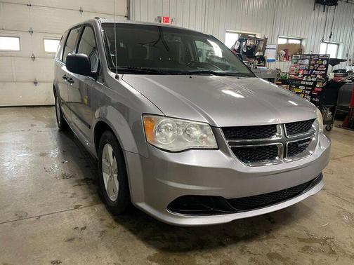 Billet Silver Metallic Clearcoat 2014 Dodge Grand Caravan AVP/SE