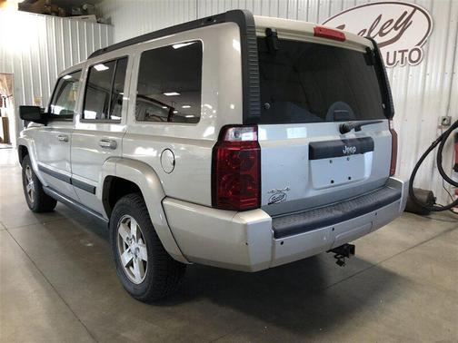 2008 Jeep Commander Sport