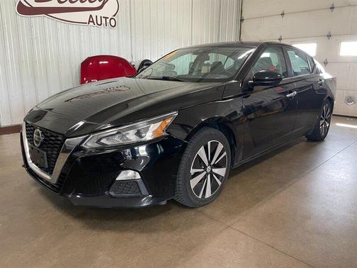 Super Black 2021 Nissan Altima 2.5 SV