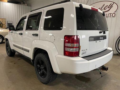 Bright White Clearcoat 2012 Jeep Liberty Sport