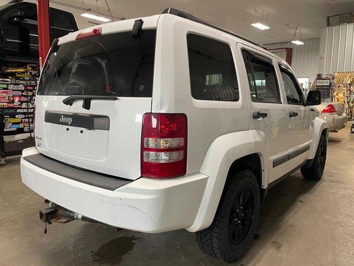 Bright White Clearcoat 2012 Jeep Liberty Sport