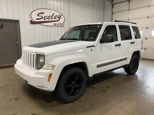 Bright White Clearcoat 2012 Jeep Liberty Sport