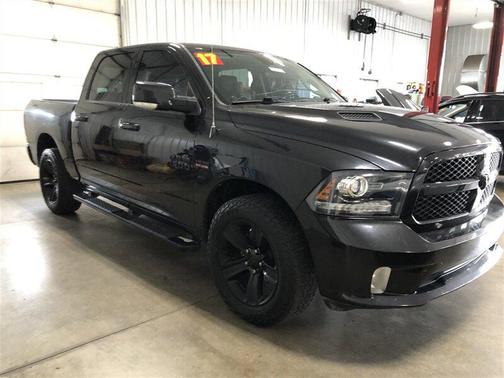 2017 RAM 1500 Night Crew Cab 4x4 5'7' Box