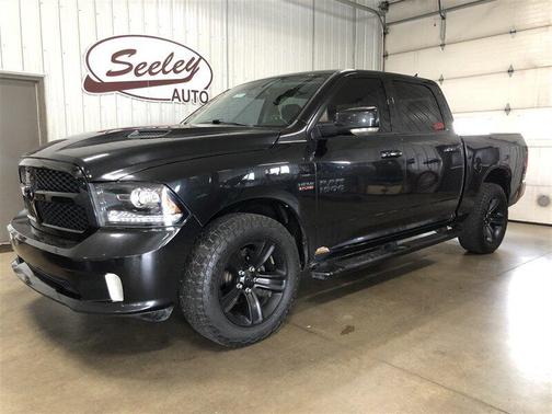 2017 RAM 1500 Night Crew Cab 4x4 5'7' Box