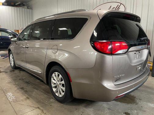 2018 Chrysler Pacifica Touring-L