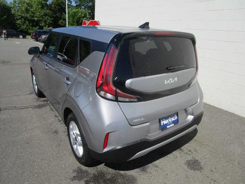 Gravity Gray 2025 Kia Soul LX