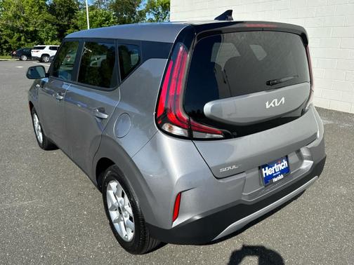 Gravity Gray 2025 Kia Soul LX
