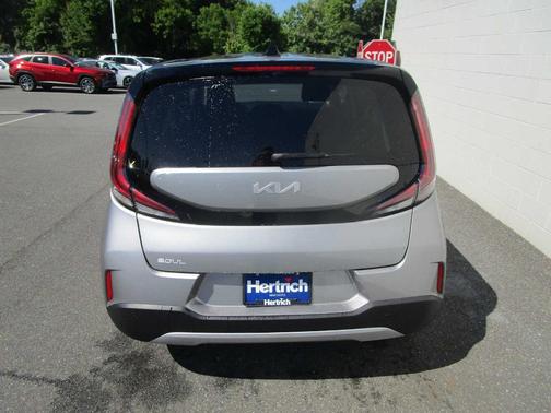 Gravity Gray 2025 Kia Soul LX