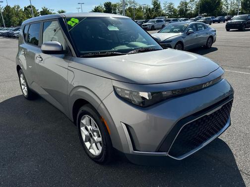 Gravity Gray 2025 Kia Soul LX