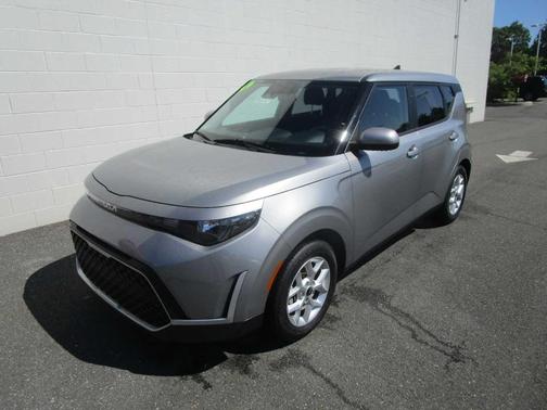 Gravity Gray 2025 Kia Soul LX