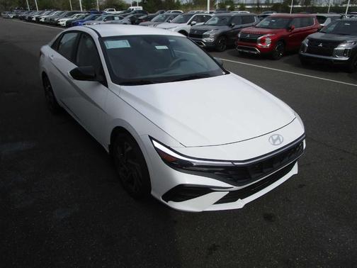 2025 Hyundai ELANTRA HEV SEL