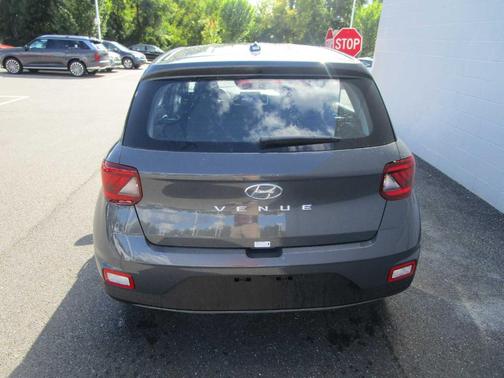 2025 Hyundai VENUE SE