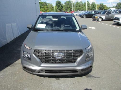 2025 Hyundai VENUE SE