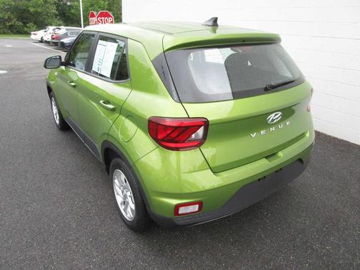 2022 Hyundai VENUE SE