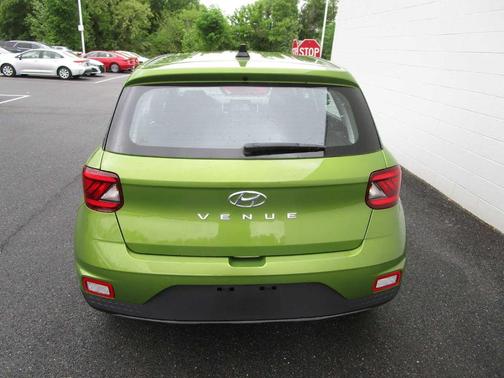 2022 Hyundai VENUE SE