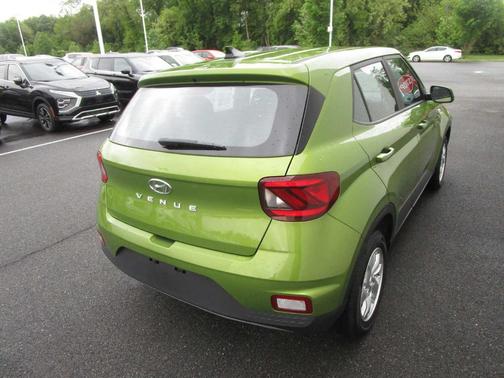 2022 Hyundai VENUE SE