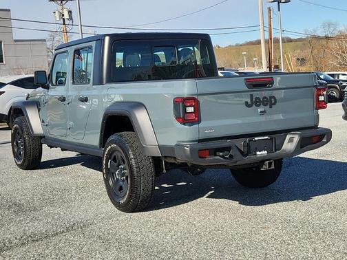2025 Jeep Gladiator Sport