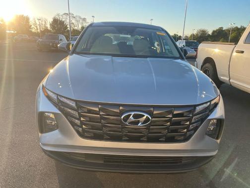 2024 Hyundai TUCSON SE