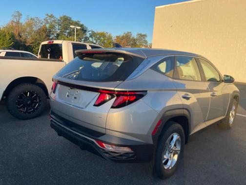 2024 Hyundai TUCSON SE