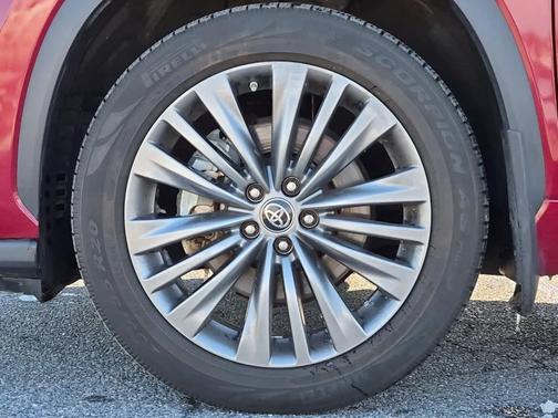 2021 Toyota Highlander Hybrid Platinum