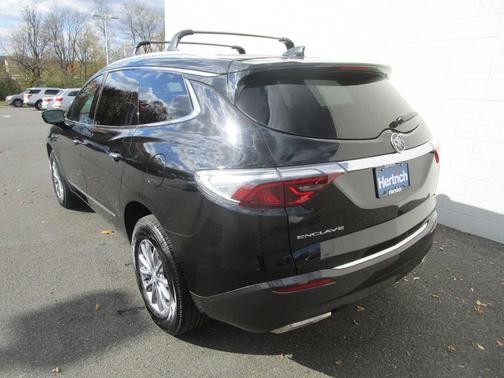 2022 Buick Enclave Essence