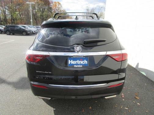 2022 Buick Enclave Essence