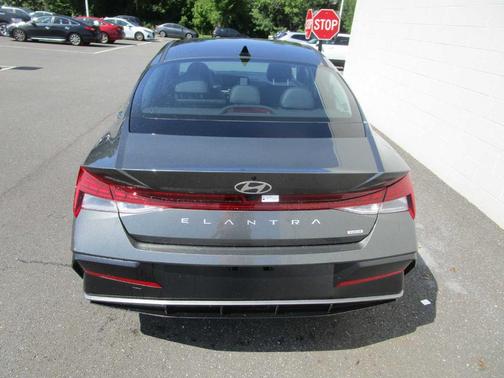 2025 Hyundai ELANTRA HEV Limited