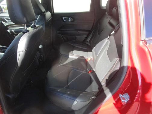2022 Jeep Compass (RED) Edition