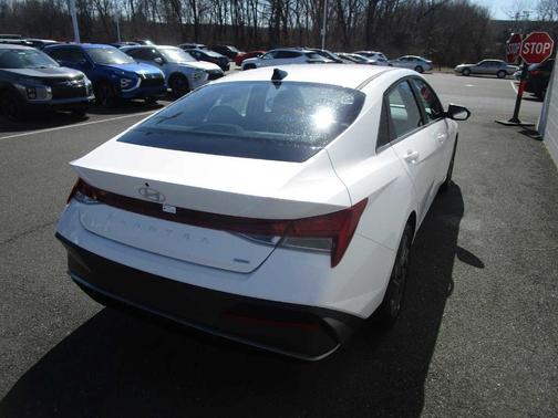 2025 Hyundai ELANTRA HEV Limited