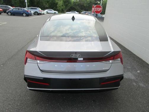 2025 Hyundai ELANTRA HEV Limited
