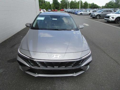2025 Hyundai ELANTRA HEV Limited