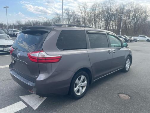 2015 Toyota Sienna LE