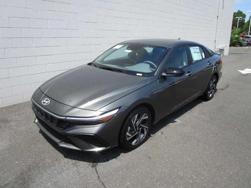 2025 Hyundai ELANTRA HEV SEL