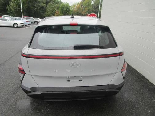 2024 Hyundai KONA SE
