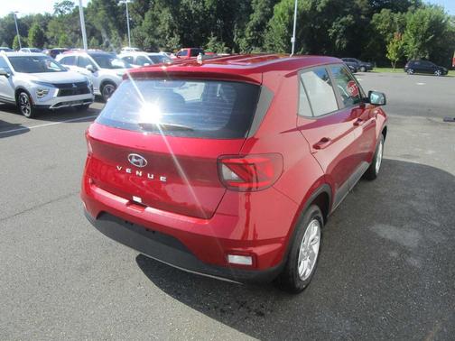 2025 Hyundai VENUE SE