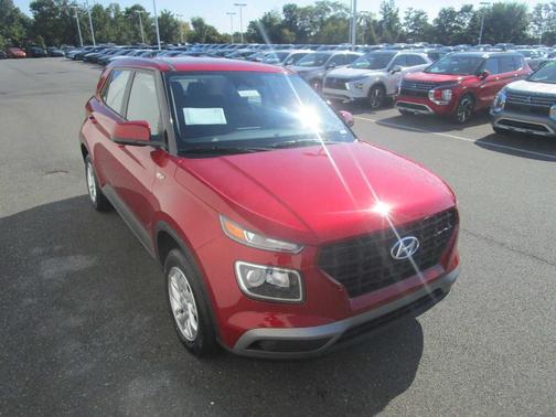 2025 Hyundai VENUE SE