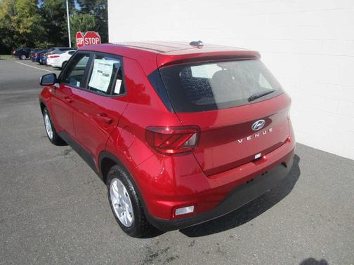 2025 Hyundai VENUE SE