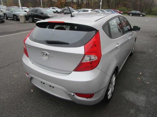 2013 Hyundai Accent SE